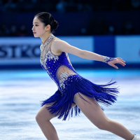 Robe de patinage artistique bleu roi personnalisée avec franges, strass étincelants, dos nu en maille, costume de compétition de patinage sur glace pour femmes et filles