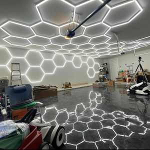 Fabricant en gros personnalisé Guangdong <span class=keywords><strong>automobile</strong></span> LED coin nid d'abeille lumières hexagonales portable lampe sur pied alimentation ca pour garages - Product Image 3