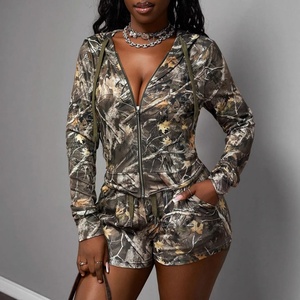 Nouvel Arrivage Ensemble Deux Pièces Femme Haute Qualité : Sweat à Capuche Imprimé DTG Motif Real Tree et Sweat à Capuche Zippé Style Urbain Sexy et Ajusté - Product Image 1