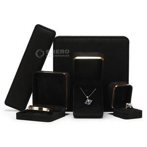 Boîte à bijoux en velours haut de gamme, personnalisable avec logo, pour boucles d'oreilles - Product Image 1