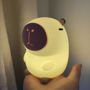 Linda Lámpara Nocturna LED de Capibara, Lámpara de Noche de Silicona Suave, Lámpara de Noche Recargable por USB para Niños con Temporizador - Product Image 2
