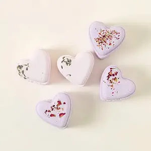 Femme Cadeaux créatifs Bombes de bain en forme de cœur avec fleurs séchées et sel de bain