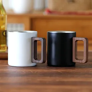 Caneca de café moderna de aço inoxidável com parede dupla, caneca de café branca e preta de alta qualidade com alças de madeira