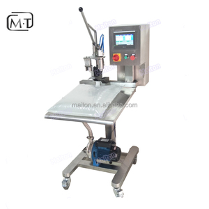 Machine de remplissage semi-automatique de vin de 10 000 ml pour les sacs en boîte avec buse - Product Image 4