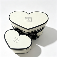 Boîte en forme de cœur de couleur crème de luxe, boîte cadeau personnalisée de qualité supérieure pour fleurs, chocolat et bijoux, avec un ruban noir
