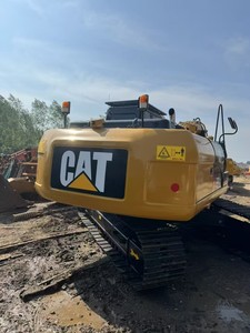 Excavatrice d'occasion CAT323 Caterpillar 323DL, faible nombre d'heures de fonctionnement, poids opérationnel de 19800 kg, capacité de la benne de 0,8 m³, idéale pour les travaux de terrassement et de construction. - Product Image 2