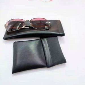 Vente en gros de boîtes de rangement pour lunettes portables 18*9cm, étui pour lunettes de soleil, pochette en cuir PU noir - Product Image 5