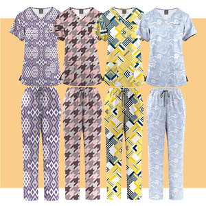 2025 estampados Unisex personalizar 3 bolsillos Scrubs Top y pantalones uniformes de Hospital con bolsillos Doctor uso enfermera divertido Scrub Sets - Product Image 3