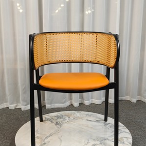Silla de Salón TB24 con Respaldo Curvo, Tejido de Ratán PP, Estilo Moderno de Mediados de Siglo, Asiento Acolchado de Cuero Sintético, Precio Directo de Mayoreo - Product Image 1