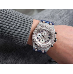 Montre de luxe en acier inoxydable antique avec quartz et diamants en moissanite, offrant un attrait esthétique radiant et supérieur - Product Image 5