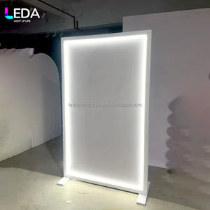 Arco de Fondo de Acrílico Blanco Personalizado con Tiras de Luz LEDA, Nuevo Diseño, para Decoración de Eventos y Escenarios de Boda - Product Image 3