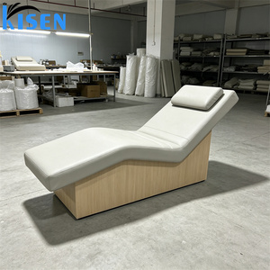 Le fauteuil lounge Kisen, luxueux et confortable, présente un design ondulé élégant et moderne et est doté d'une base en bois. - Product Image 6