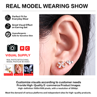 Boucles d'oreilles clous à tige plate en titane ASTM F136 avec zircone cubique pour piercing hélix, conque, tragus, cartilage - Vente en gros directe usine