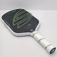 Raquette de pickleball Premium SLK Labs : noyau en mousse EPP, carbone unidirectionnel Toray T700 brut à 3 couches.