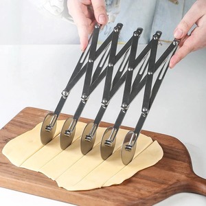 Cuchilla Cortadora de Masa de 3/5/7 Ruedas, Divisor de Pasta Lateral, Rodillo Flexible, Pelador de Pizza y Repostería, Herramientas de Acero Inoxidable para Hornear - Product Image 4