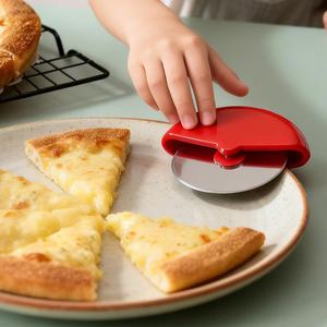 Cortador de <span class=keywords><strong>Pizza</strong></span> Circular de Acero Inoxidable, Portátil, Multifuncional, con Mango de Plástico, para Moldear, Hornear y Rebanar Masa - Product Image 2