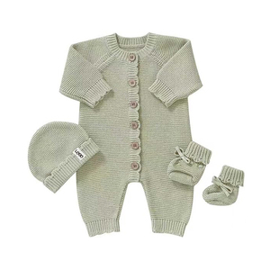 Ensemble 3 pièces nouveau-né en coton biologique : barboteuse tricotée, bonnet et chaussons – Tenue mignonne à manches longues pour bébés garçons et filles - Product Image 1