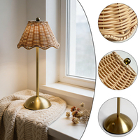 Lampe de table moderne en rotin synthétique unique, rechargeable et à intensité variable, éclairage décoratif pour salon, bureau et restaurant à domicile