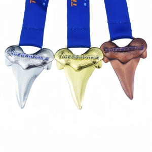 Médailles russes personnalisées de natation avec logo d'ours Médailles en émail avec design évidé pour VOLGA REGION LEAGUE HOMMES Design 3D - Product Image 6