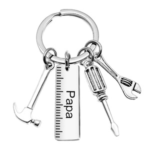 BM <span class=keywords><strong>personnalisé</strong></span> Promotion cadeau clé tournevis <span class=keywords><strong>marteau</strong></span> fête des pères porte-clés en métal - Product Image 4
