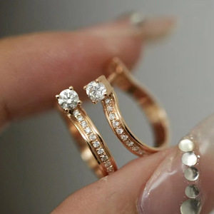 Orecchini Sylvia in Oro Rosa con Diamanti Taglio Brillante Rotondo Colore G Diamanti Naturali Stile Classico per Uso Quotidiano Femminile - Product Image 4