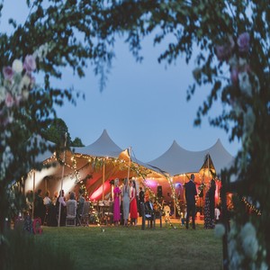 Tienda de habitación <span class=keywords><strong>cerrada</strong></span> elástica y elástica impermeable de 8*12m con puertas para eventos de boda - Product Image 4