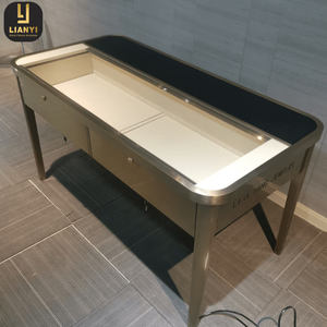 Table de négociation commerciale LIANYI, table d'exposition de bijoux sur mesure, comptoir d'exposition de sacs à main et de portefeuilles - Product Image 2