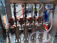 Machine de remplissage automatique de haute qualité de 100 à 1000 ml pour la viscosité du shampoing et le remplissage de bouteilles dans l'usine de Shanghai