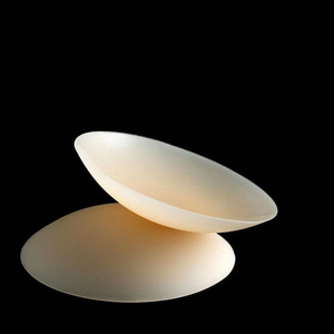Couvre-tétons adhésifs invisibles en silicone couleur chair, sans bretelles, sans couture, imperméables et respirants - Product Image 1