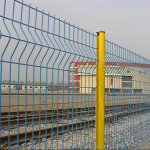 Clôture en treillis soudé galvanisé revêtu de PVC vert incurvé anti-rongeurs pour la délimitation des terres agricoles - Product Image 6