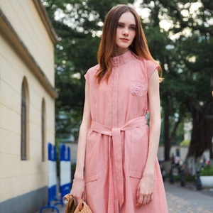 <span class=keywords><strong>เด</strong></span><span class=keywords><strong>รส</strong></span>ผู้หญิงแขนกุดทรงมิดิ คอตั้ง ติดกระดุม มีเข็มขัด สไตล์ลำลองสำหรับฤดูร้อน มีกระเป๋า - Product Image 1