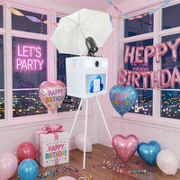 Nouvelle cabine photo triangulaire DSLR 2026 avec système Windows 11, écran tactile 21,5 pouces, installation rapide pour événements de mariage et selfies