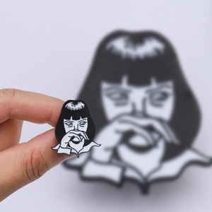 Broches en émail personnalisées <span class=keywords><strong>Mia</strong></span> Wallace en gros – Badges métalliques de personnage de film, broches en jean - Product Image 2