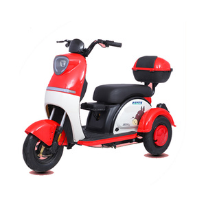 Triciclo Eléctrico de 3 Ruedas Rojo y Blanco, Scooter para Adultos con Caja de Almacenamiento Trasera - Product Image 1