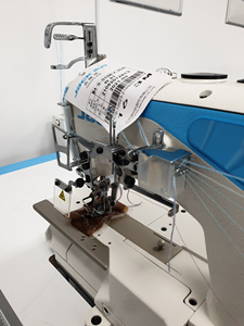 JACK High Speed Computerized Flatbed Interlock <b>Sewing</b> Machine New 3 Needles 5 Threads Coverstitch Machine - Product Image 2