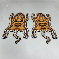 Moderne Designer Handgefertigte Acryl-Teppiche und -Läufer mit Tigermuster, Schneidflor-Technik für Zuhause, Camping und Reisen