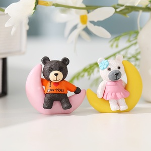 Oso sentado <span class=keywords><strong>en</strong></span> la Luna decoración del hogar Mini artesanías de resina DIY accesorios de mesa de coche pequeño adorno - Product Image 4