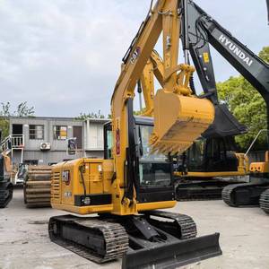 Mini-excavatrice sur chenilles Caterpillar 305.5E2 d'occasion, 5,5 tonnes, petite pelle hydraulique Cat 305.5E2 avec certifications EPA et CE pour travaux agricoles et de terrassement. - Product Image 4