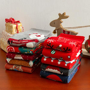 Weihnachts trends Lustige Strick-Crew-Socken Frauen Fuzzy Cute <span class=keywords><strong>Cat</strong></span> Bear Cartoon Muster Red Tube Socken - Product Image 4