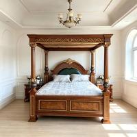 Lit à baldaquin en chêne de style baroque américain, or impérial, luxe, bois sculpté, taille King, rembourré, suite présidentielle de style manoir
