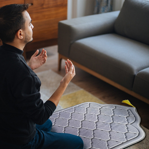 <span class=keywords><strong>Tapis</strong></span> <span class=keywords><strong>de</strong></span> prière en flanelle gaufrée fabriqué à la machine, couleur unie, épais, antidérapant, adapté aux animaux domestiques, réversible, avec pompons, fabricants <span class=keywords><strong>de</strong></span> <span class=keywords><strong>tapis</strong></span> <span class=keywords><strong>de</strong></span> prière - Product Image 5