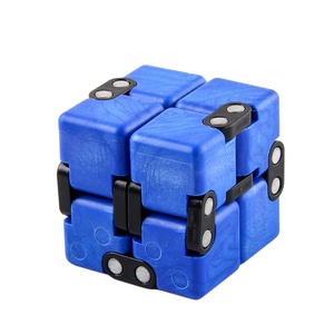 Cubo Magico Pieghevole Infinitamente con Stampa UV, Giocattolo Antistress 2x2, Novità per Ingrosso - Product Image 6