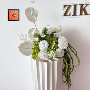 Centro de Mesa de Boda con Bola de Flores de Hortensia Roja Borgoña Artificial ZIKE - Diseño Colgante de Lujo - Product Image 4