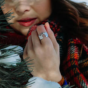 T0932 Anello Moderno in Lega Unisex, Gioiello di Tendenza dal Design Semplice Senza Pietre - Product Image 3