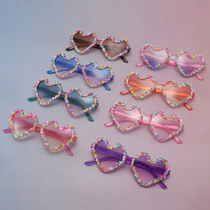 Vente en gros de 2025 nouvelles lunettes de soleil Uv400 en mosaïque en forme de coeur avec protection UV pour les fêtes, les rassemblements et les festivals - Product Image 2