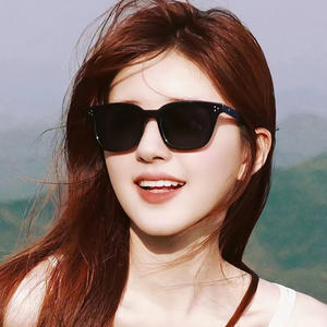 Gafas de sol Gm con montura pequeña para mujer, montura negra de PC, Uv400, estilo retro ligero con caja - Product Image 2