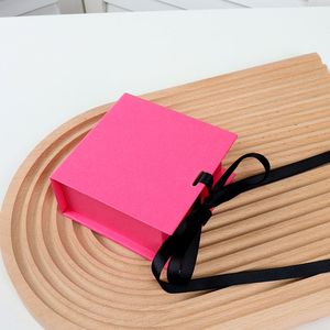 Sturdy Eco-friendly Jewelry <b>Paper</b> Chest with Bespoke Patterns for Ornament <b>Storage</b> & Gift Wrapping - Product Image 2
