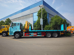 Camion de dépannage HOWO 6x4 à plateau inclinable avec grue pliante intégrée pour assistance routière <span class=keywords><strong>et</strong></span> levage de charges lourdes - Product Image 5