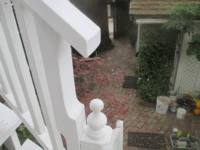 CBMMart extérieur limon en forme de L marches d'escalier en bois massif escaliers piliers en bois conceptions