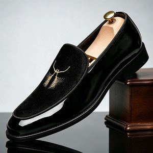 Mocassins brodés décontractés et légers pour hommes, grandes tailles, vente en gros d'usine - Product Image 4